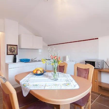 Lovely In With Kitchen *